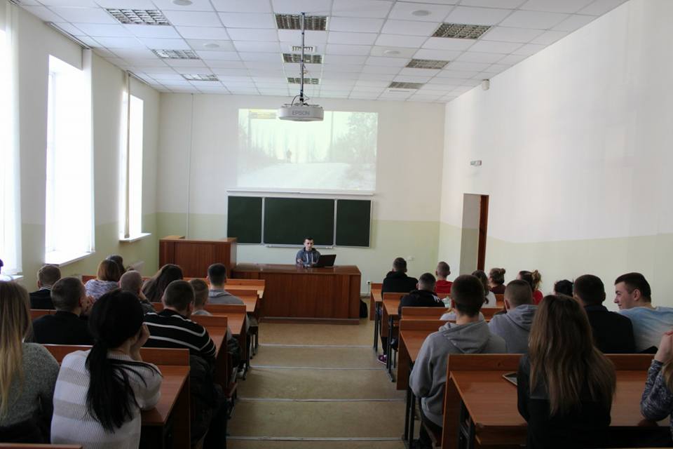 Перегляд фільму «Гвардія»  курсантами 3-го курсу факультету податкової міліції