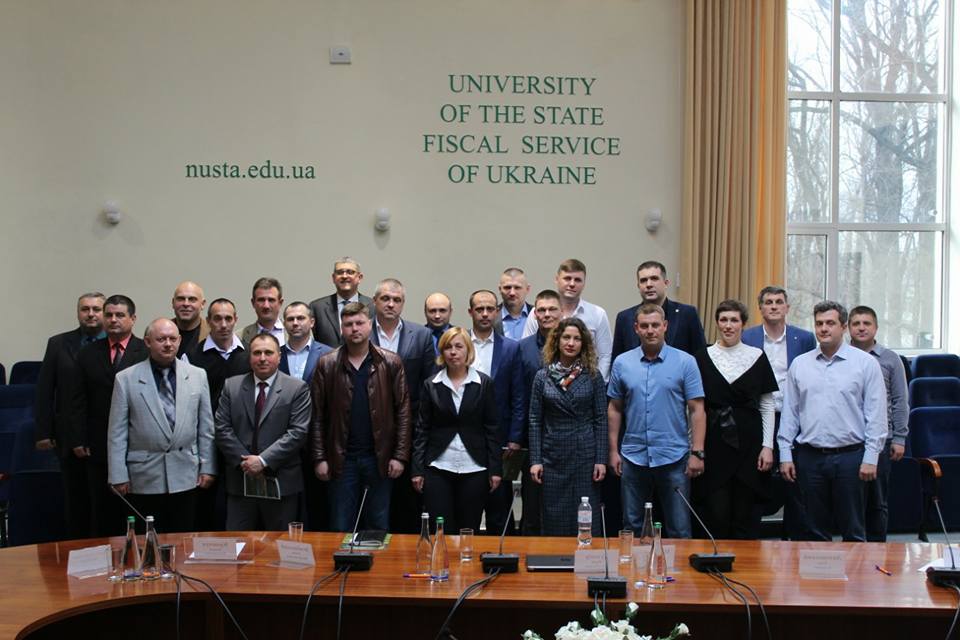 Круглий стіл на тему підготовки фахівців для спеціальних підрозділів правоохоронних органів України Круглий стіл на тему підготовки фахівців для спеціальних підрозділів правоохоронних органів України