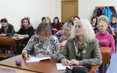 Студенти Університету третього віку «СВІТ» готуються отримати студентські та розпочати навчання