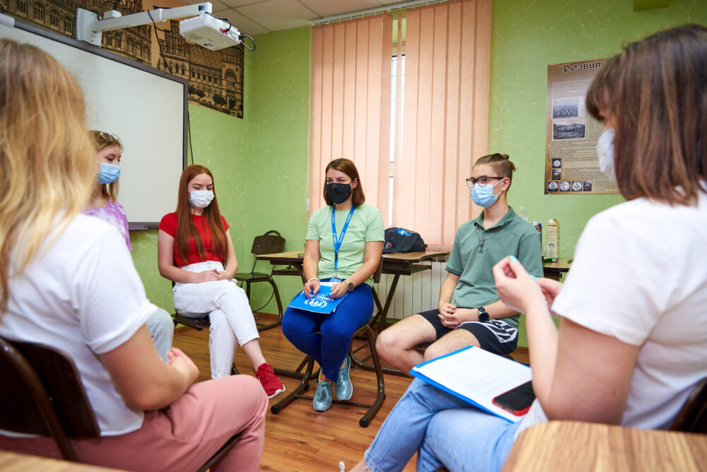 Представники Агентства ООН у справах біженців в Україні та партнерська ГО «КРИМСОС» провели в УДФСУ фокус-групу з випускниками шкіл з окупованих територій