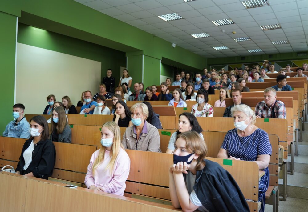 Відбулася зустріч першокурсників Навчально-наукового інституту економіки, оподаткування та митної справи Університету ДФС України з керівництвом інституту