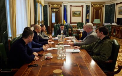 Глава держави провів термінову нараду у зв’язку з початком Росією військової операції проти України